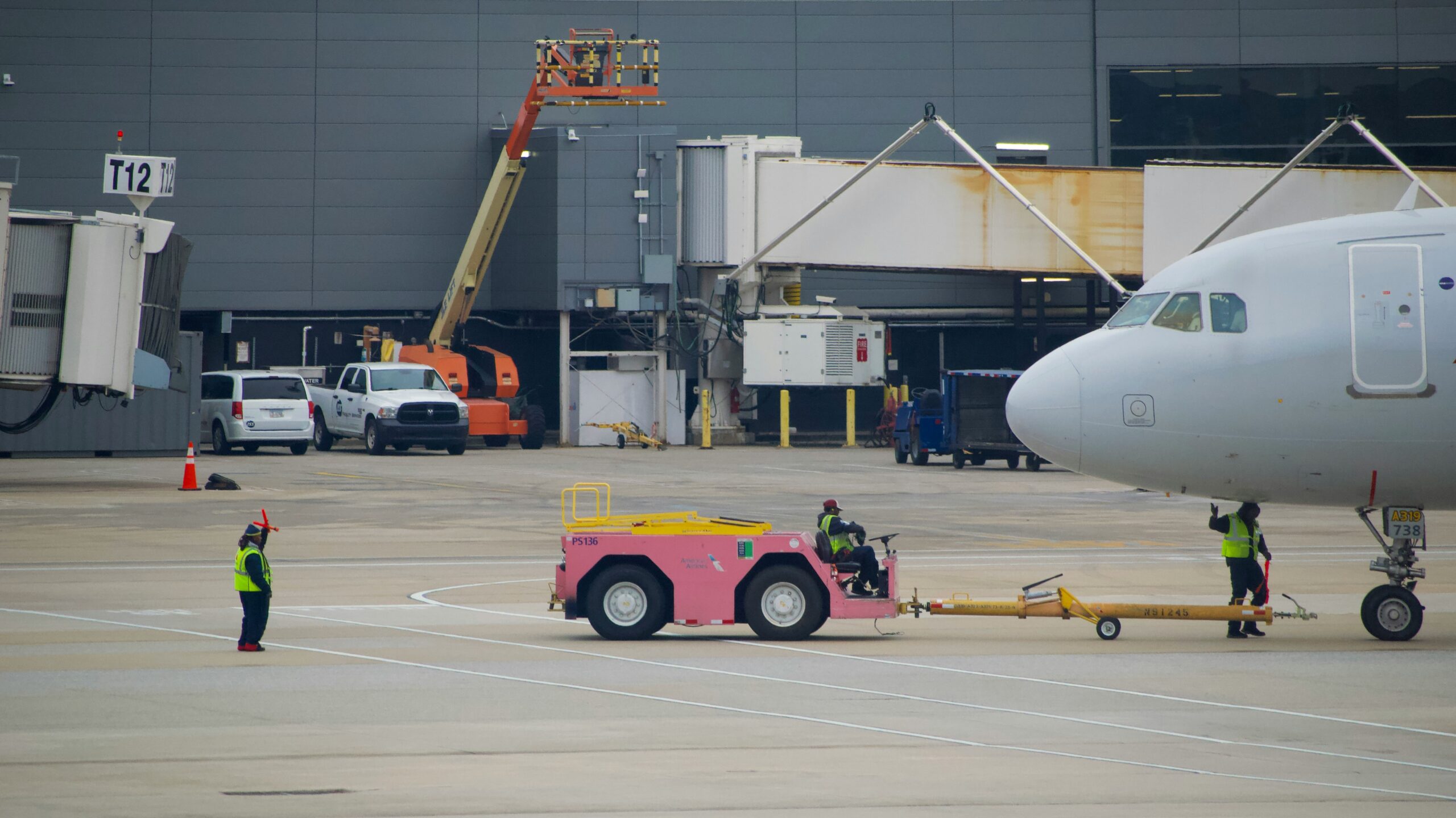 Aviation specialist cover insurance for airport ground handlers and refuellers
